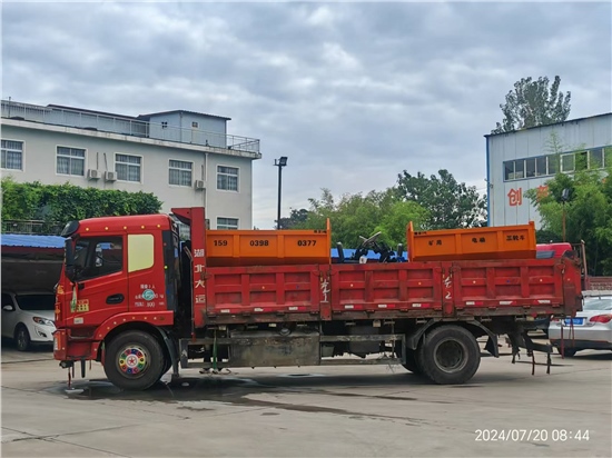 洛南客戶復(fù)購(gòu)電動(dòng)三輪車(chē)發(fā)貨